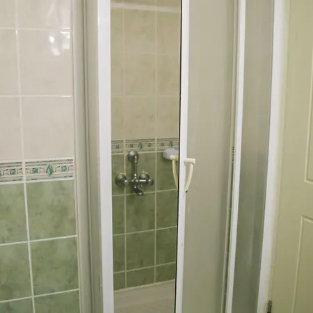 Ozlem 2 Hotel İçmeler