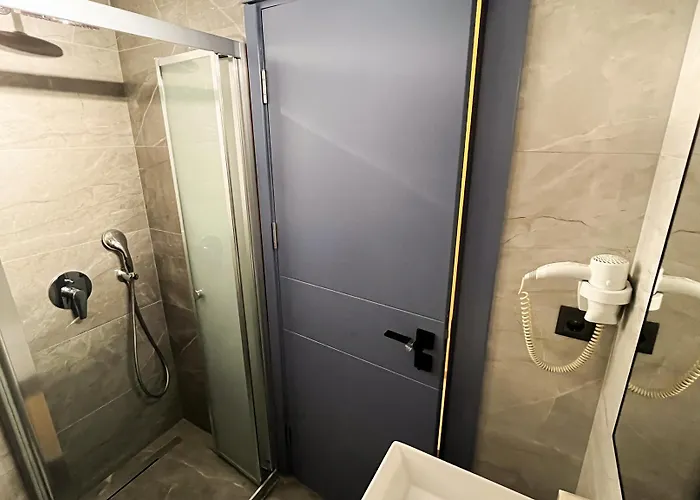 Ozlem 2 Hotel İçmeler